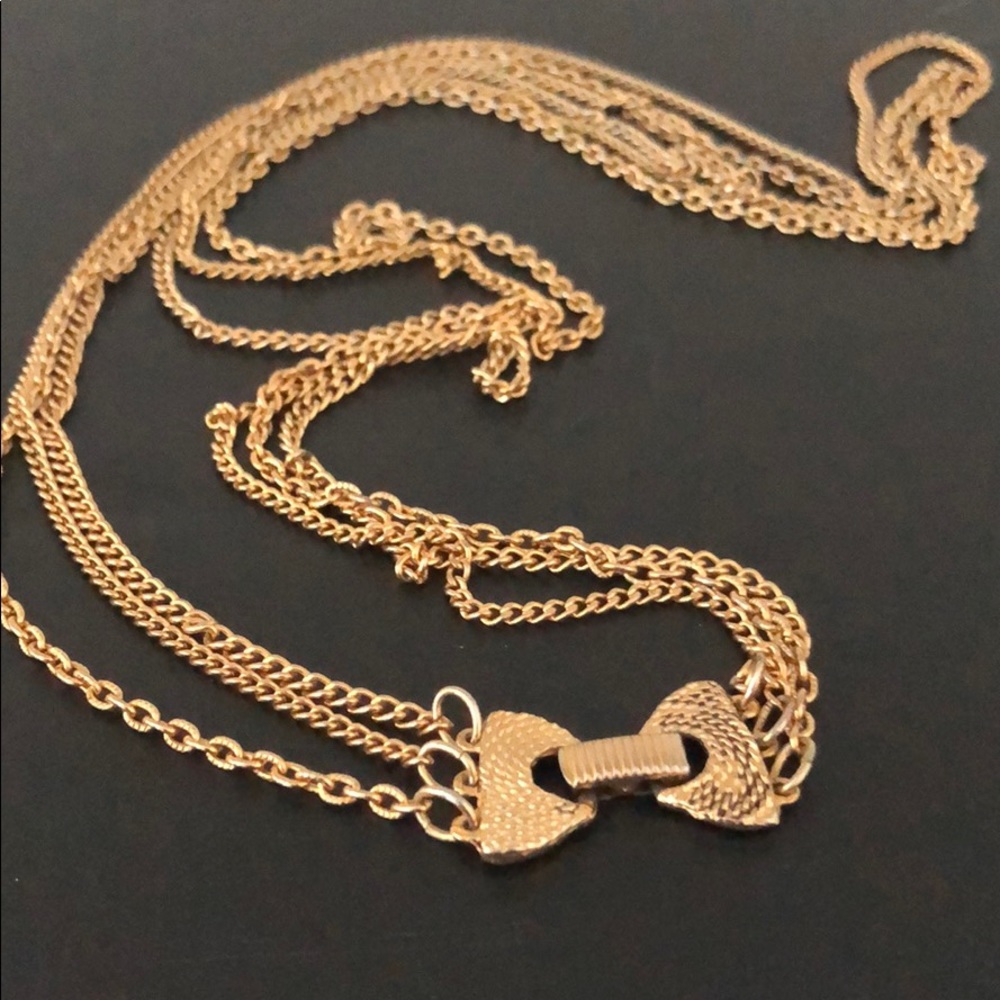 VINTAGE GOLD TONE THREE TIER CHAIN NECKLACE - Picture 10 of 11